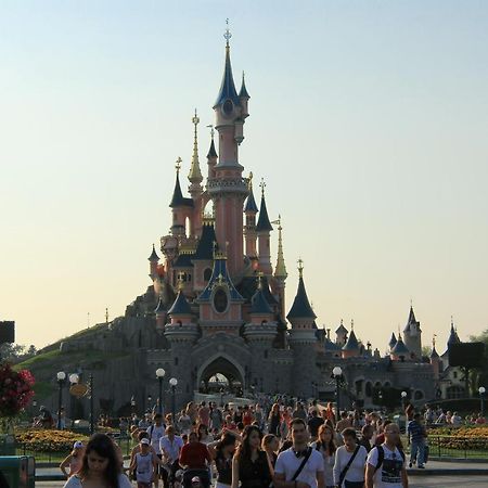 Appartement Wakandais-Proche Disney, Parking & Wifi Montevrain Luaran gambar