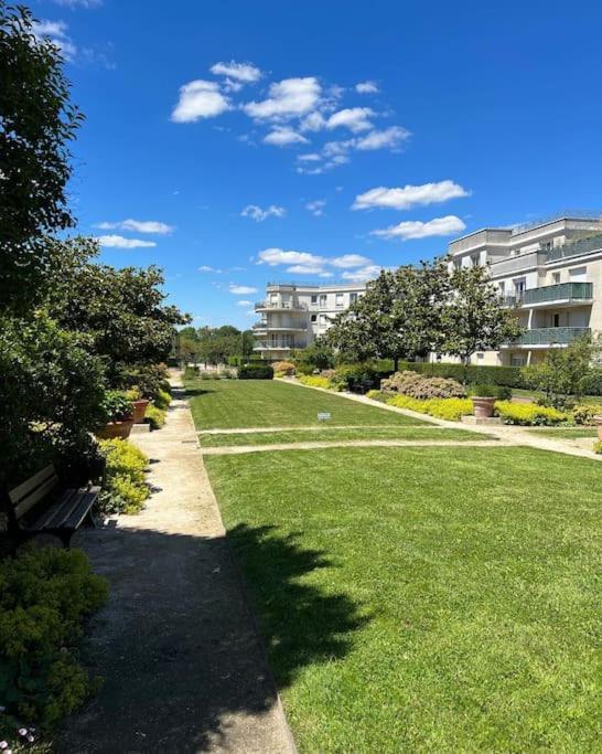Appartement Wakandais-Proche Disney, Parking & Wifi Montevrain Luaran gambar