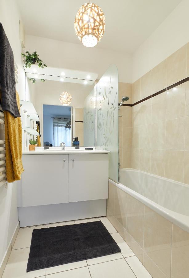 Appartement Wakandais-Proche Disney, Parking & Wifi Montevrain Luaran gambar